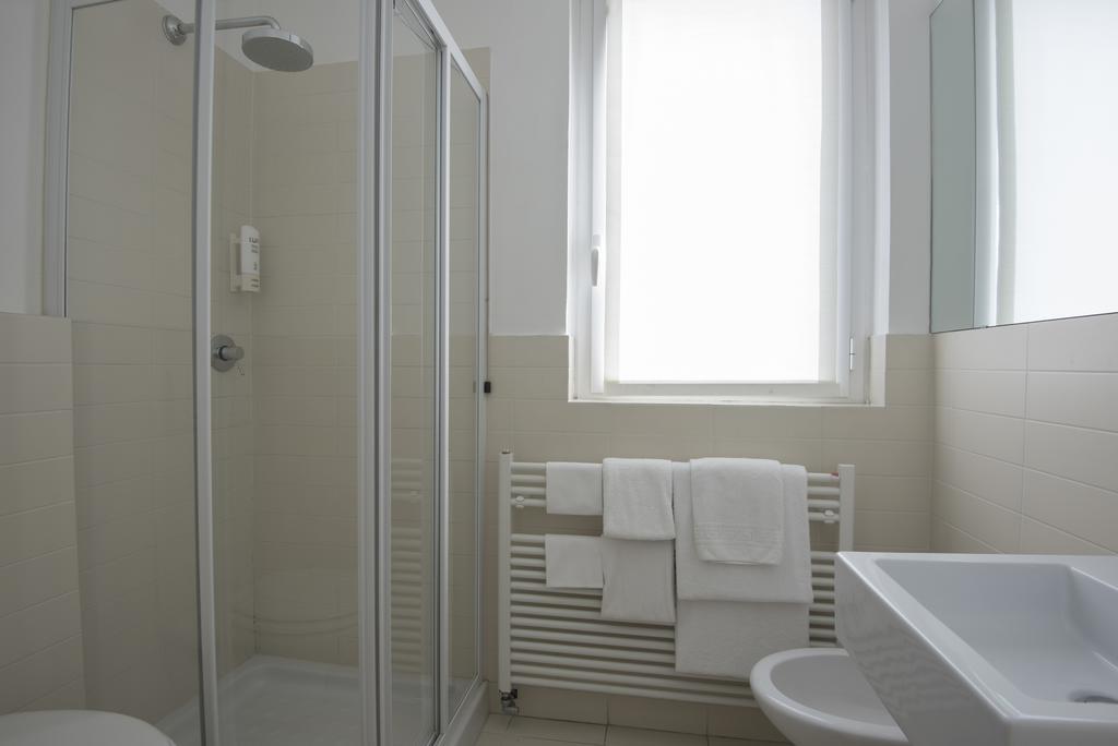 Hotel Serenella Μπαβένο Εξωτερικό φωτογραφία