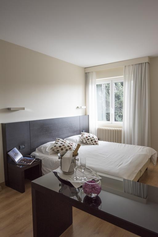 Hotel Serenella Μπαβένο Εξωτερικό φωτογραφία