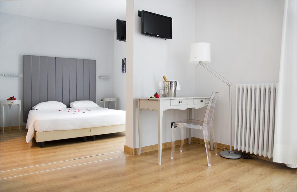 Hotel Serenella Μπαβένο Εξωτερικό φωτογραφία